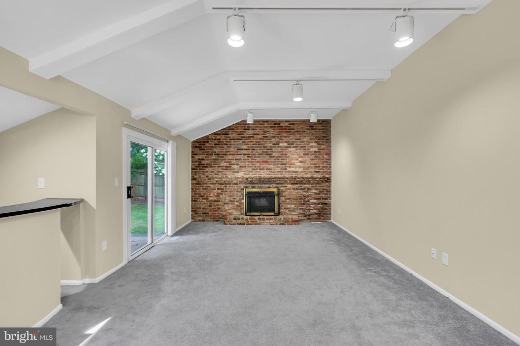 11 DARIEN DRIVE