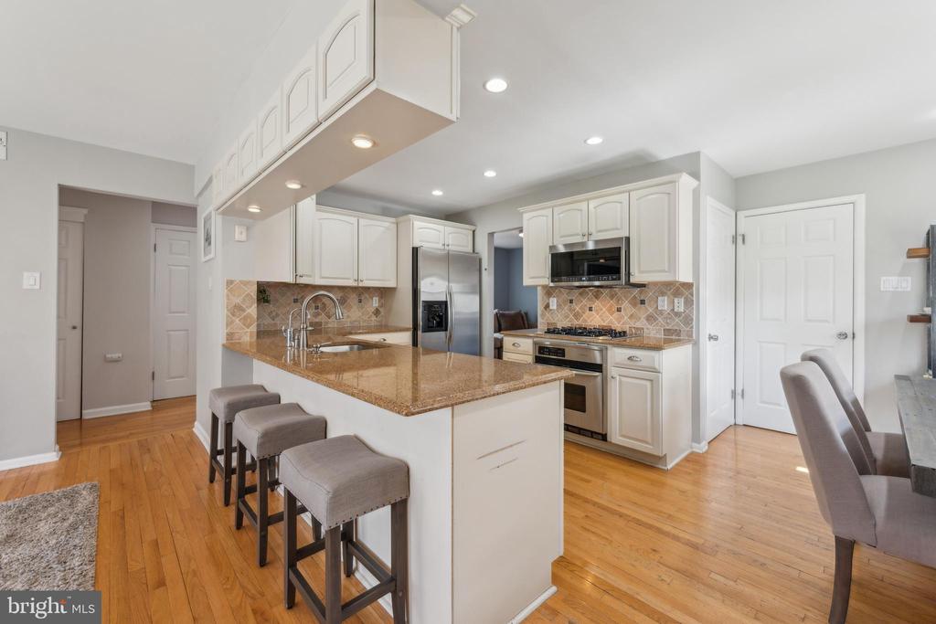 1106 BUTTONWOOD DRIVE