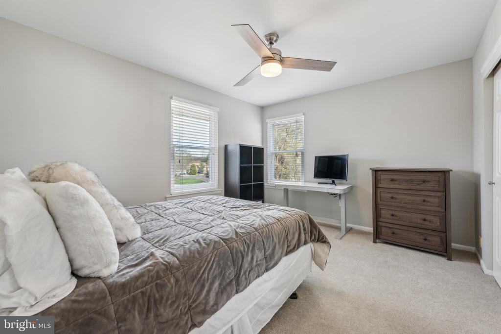 1106 BUTTONWOOD DRIVE