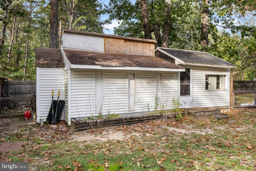 1132 BEECHWOOD DRIVE