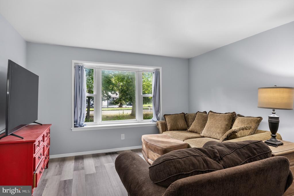 1132 BEECHWOOD DRIVE