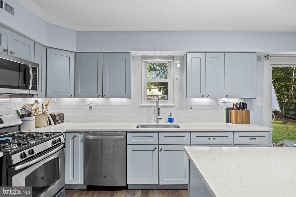 1132 BEECHWOOD DRIVE