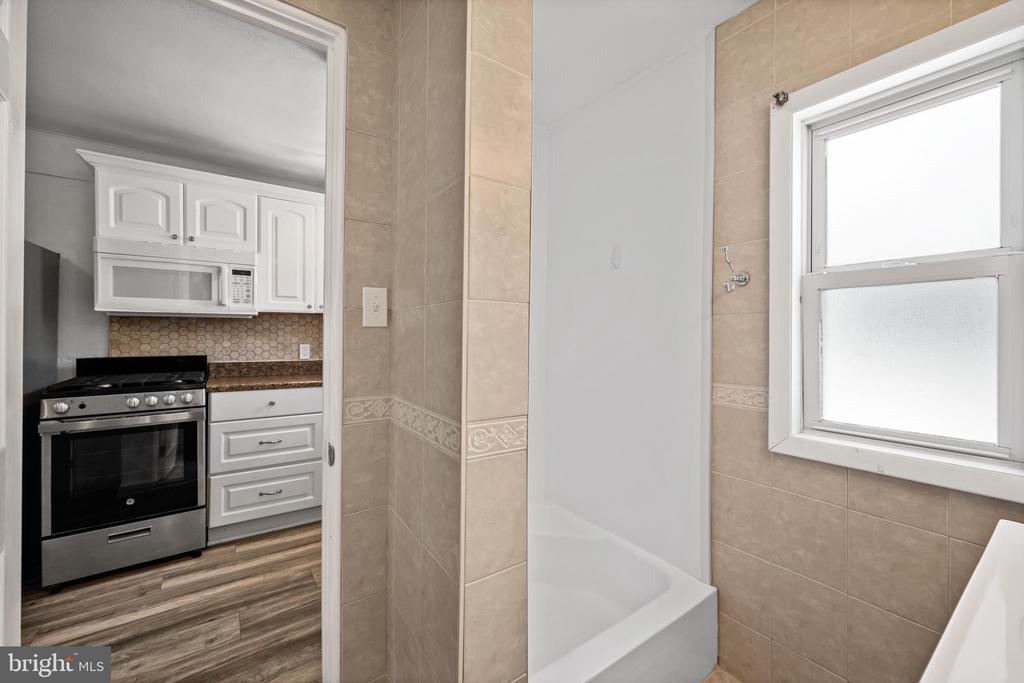 1200 KENNEDY DRIVE Unit: 215