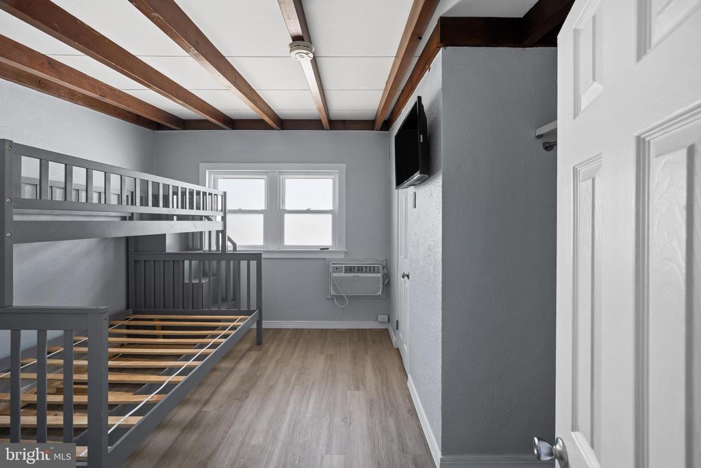 1200 KENNEDY DRIVE Unit: 215
