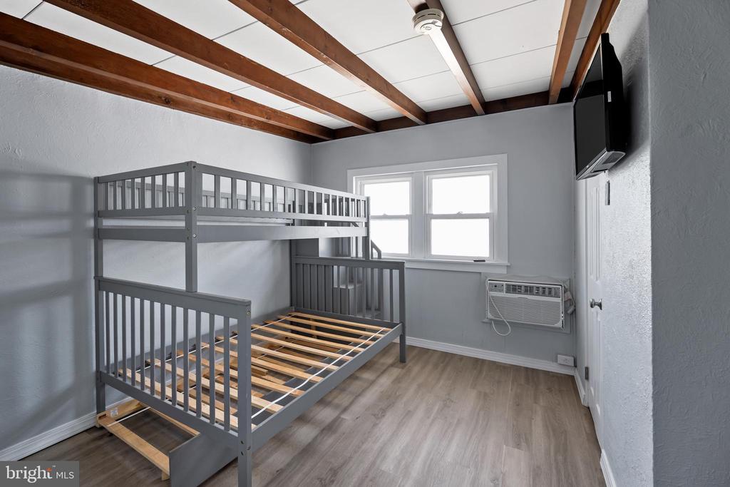1200 KENNEDY DRIVE Unit: 215