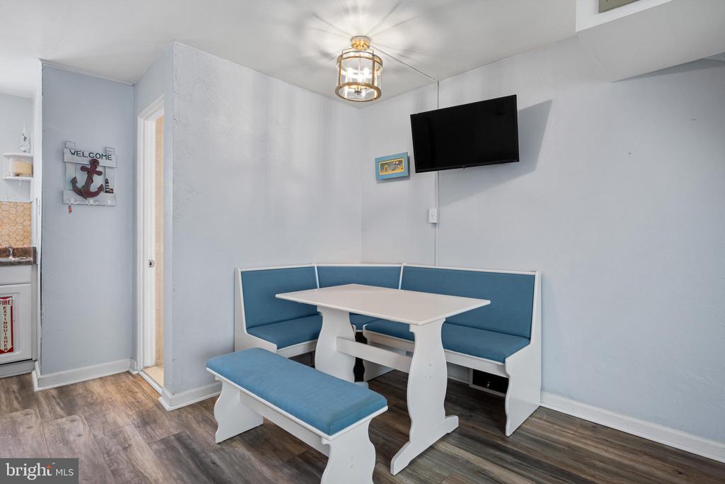 1200 KENNEDY DRIVE Unit: 215
