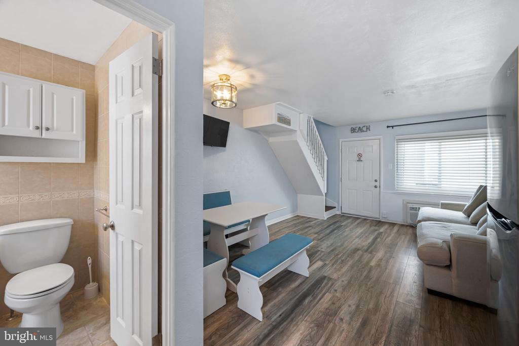 1200 KENNEDY DRIVE Unit: 215