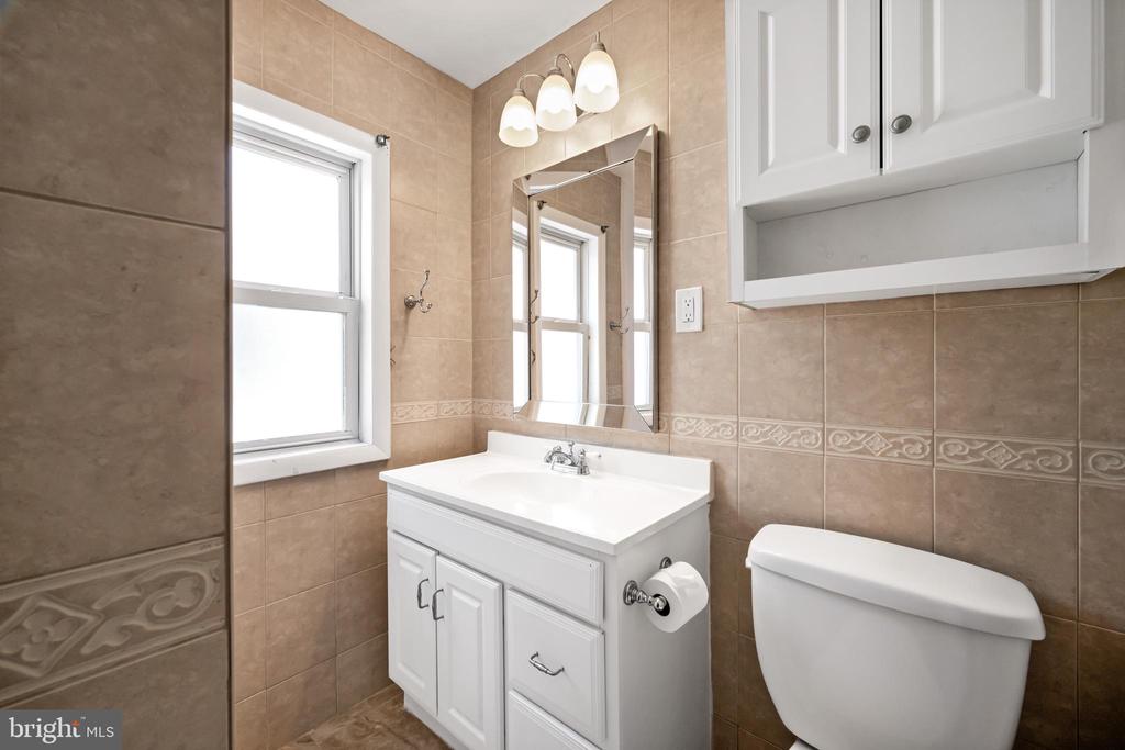 1200 KENNEDY DRIVE Unit: 215
