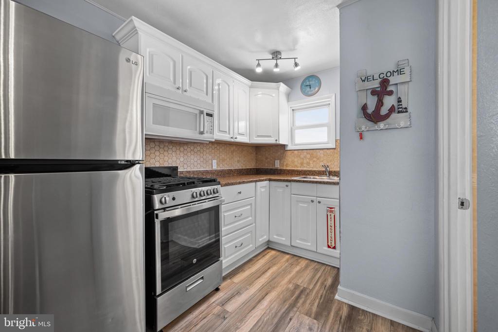 1200 KENNEDY DRIVE Unit: 215