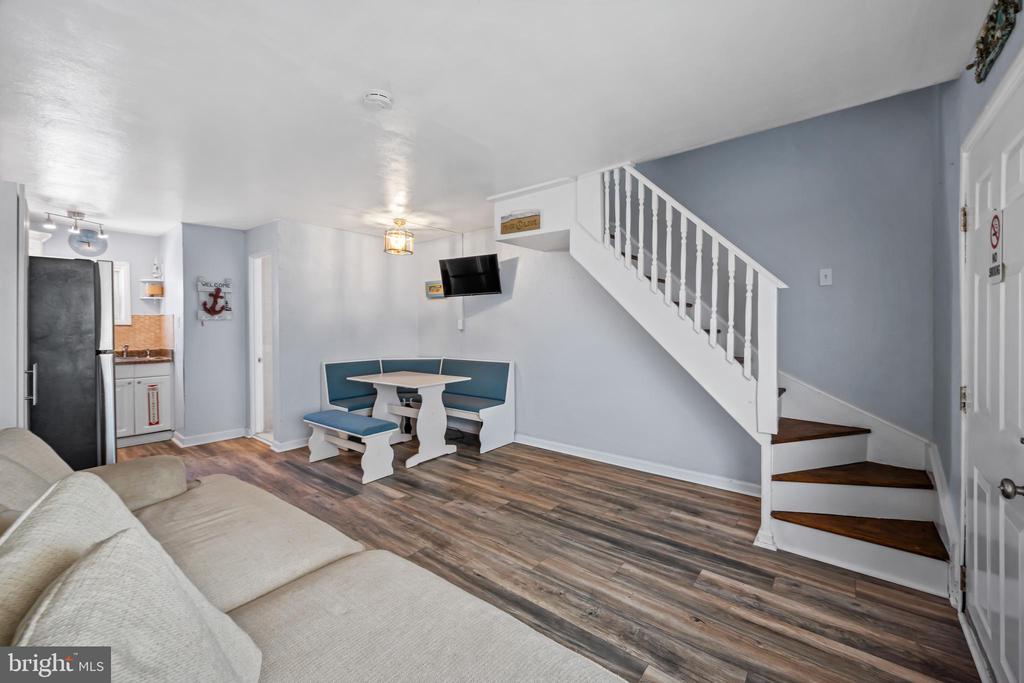 1200 KENNEDY DRIVE Unit: 215