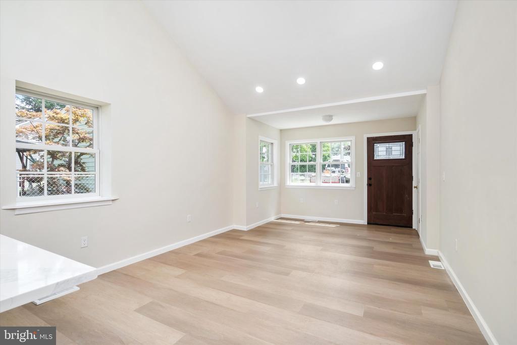 71 LOOMIS AVENUE
