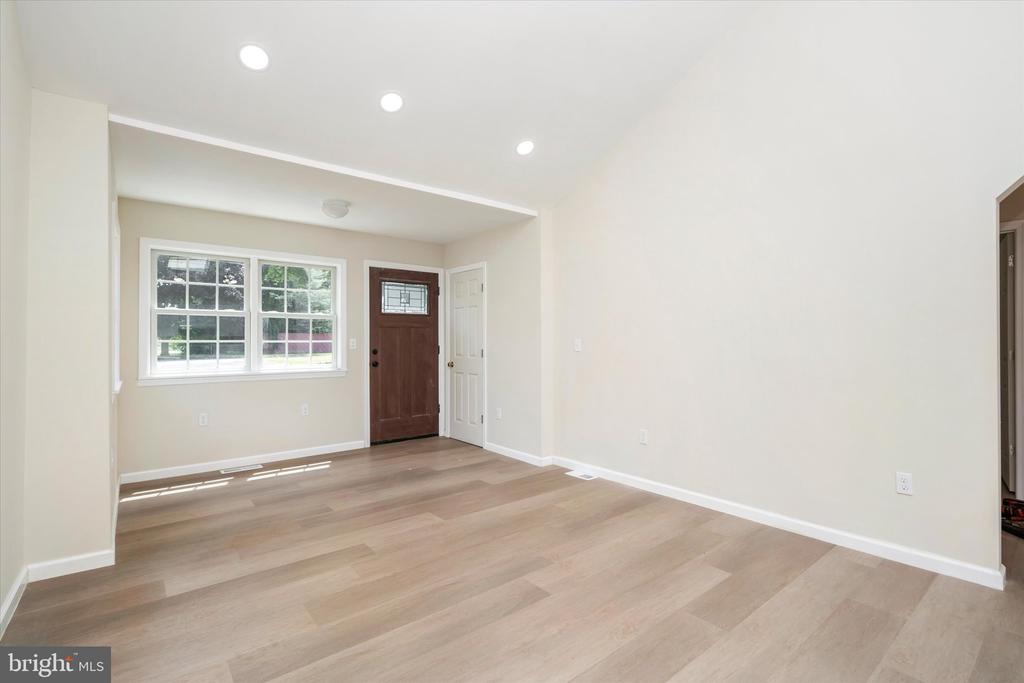 71 LOOMIS AVENUE