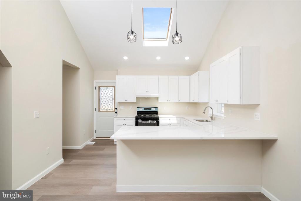 71 LOOMIS AVENUE