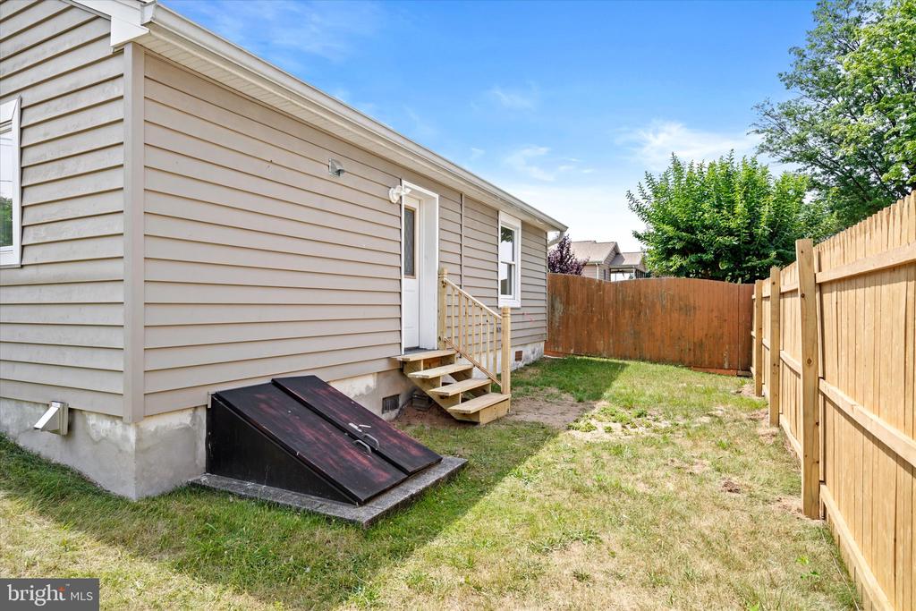 71 LOOMIS AVENUE