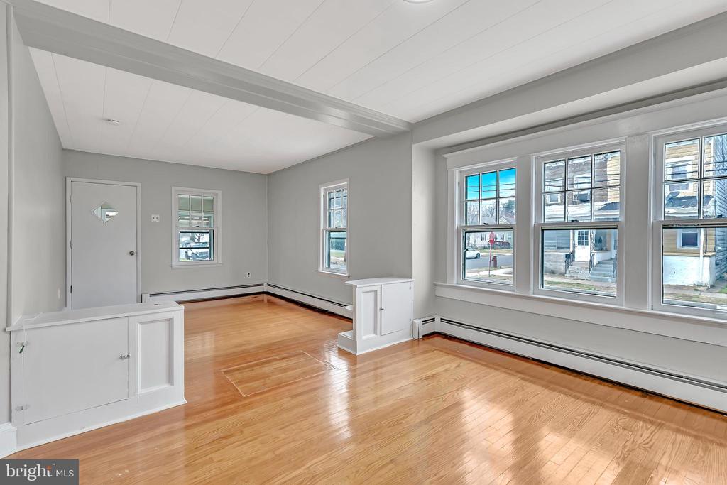 304 MCCLELLAN AVENUE