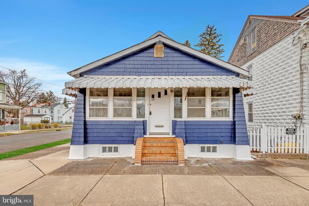 304 MCCLELLAN AVENUE