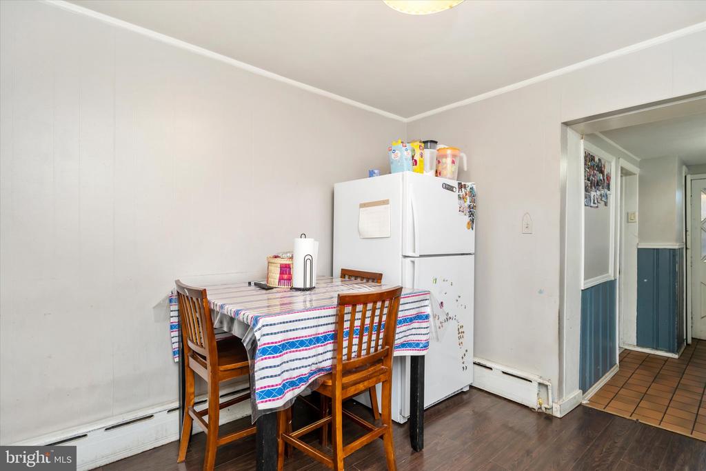 12 MOTT STREET