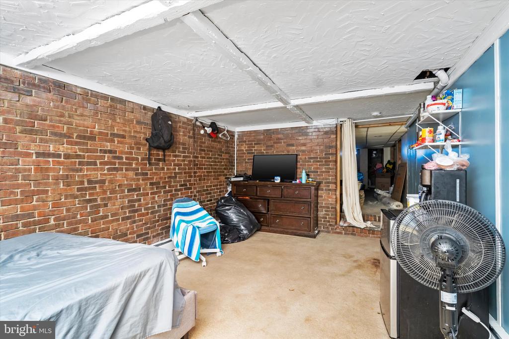 12 MOTT STREET