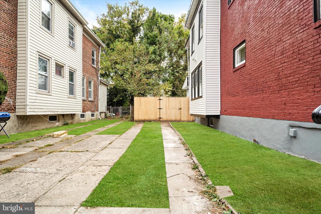 22 LASALLE AVENUE