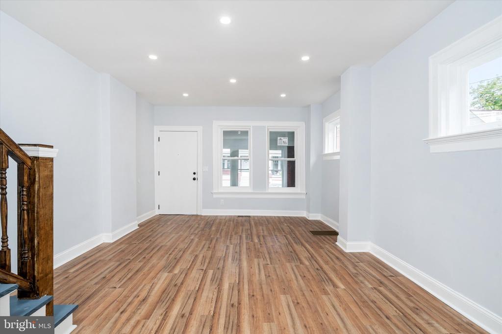 22 LASALLE AVENUE