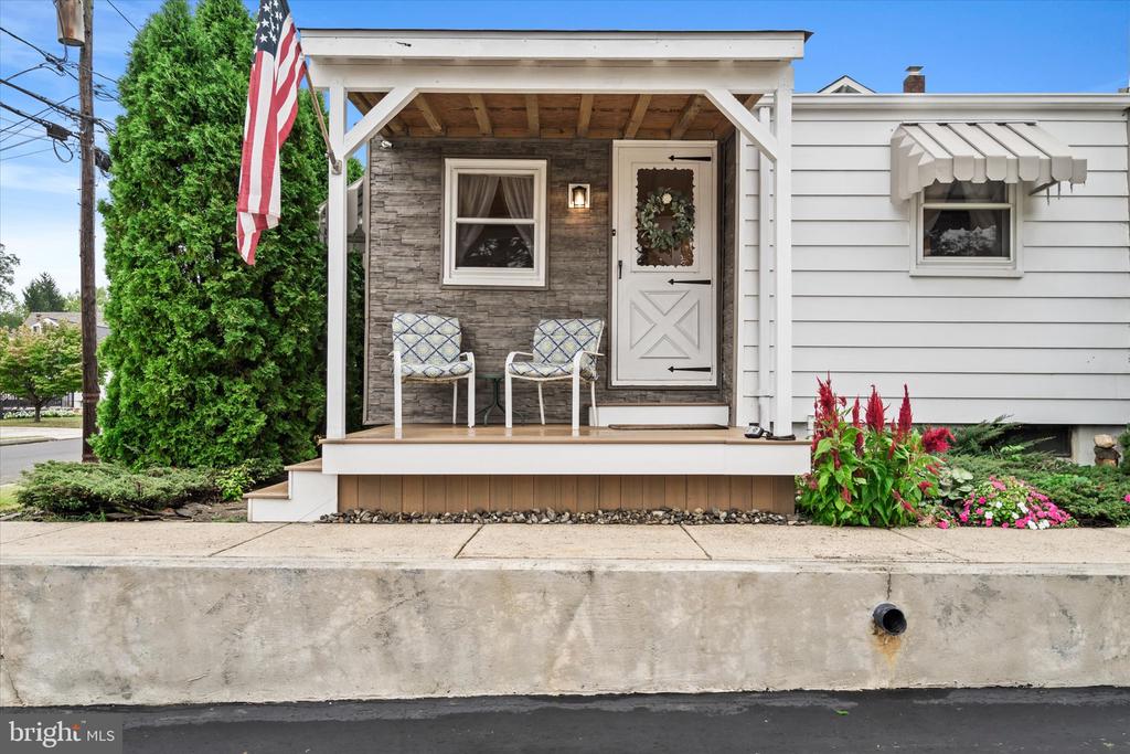 84 PHILLIPS AVENUE