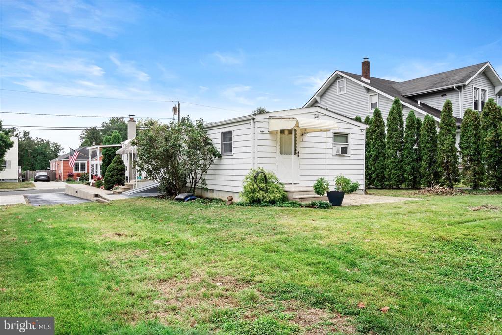 84 PHILLIPS AVENUE
