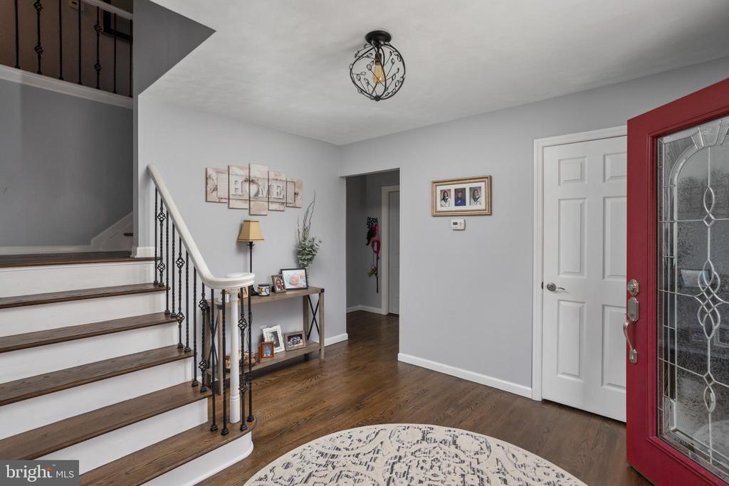 53 RAY DWIER DRIVE