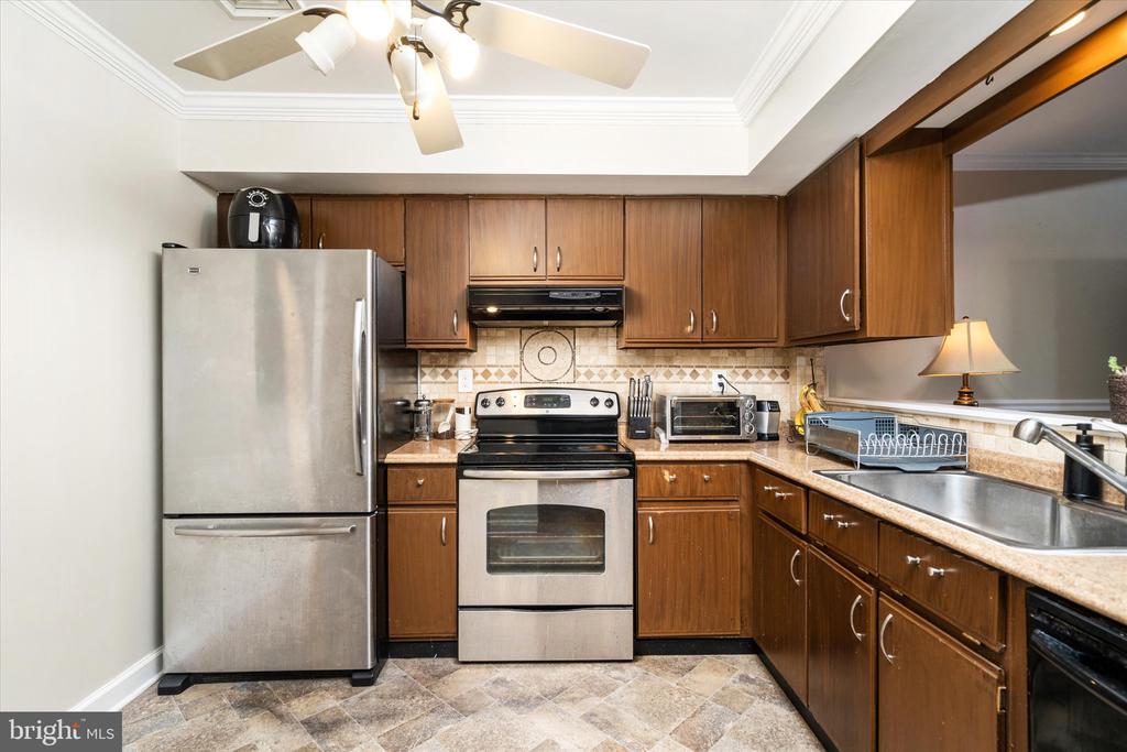 25 WILLOW BEND DRIVE