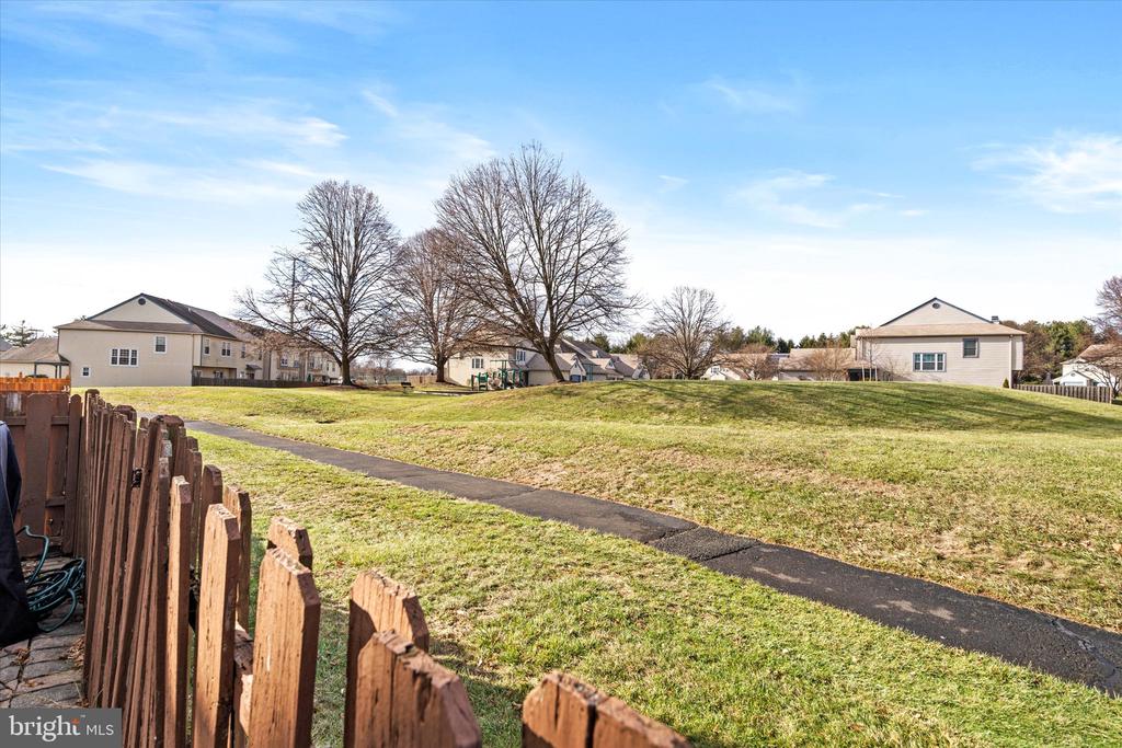 25 WILLOW BEND DRIVE
