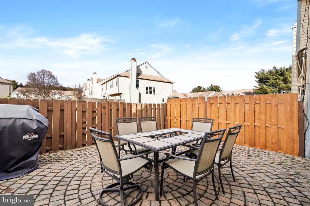 25 WILLOW BEND DRIVE