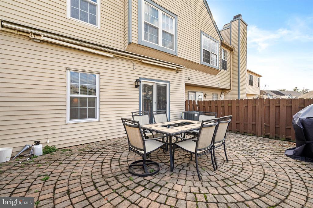 25 WILLOW BEND DRIVE