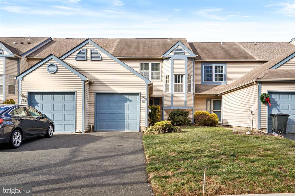 25 WILLOW BEND DRIVE