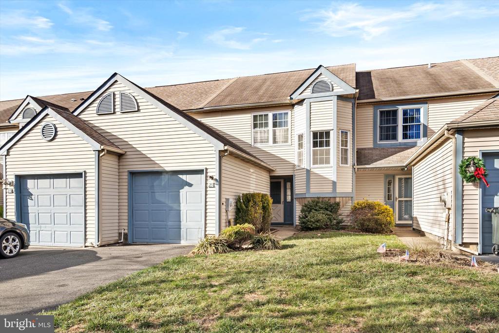 25 WILLOW BEND DRIVE