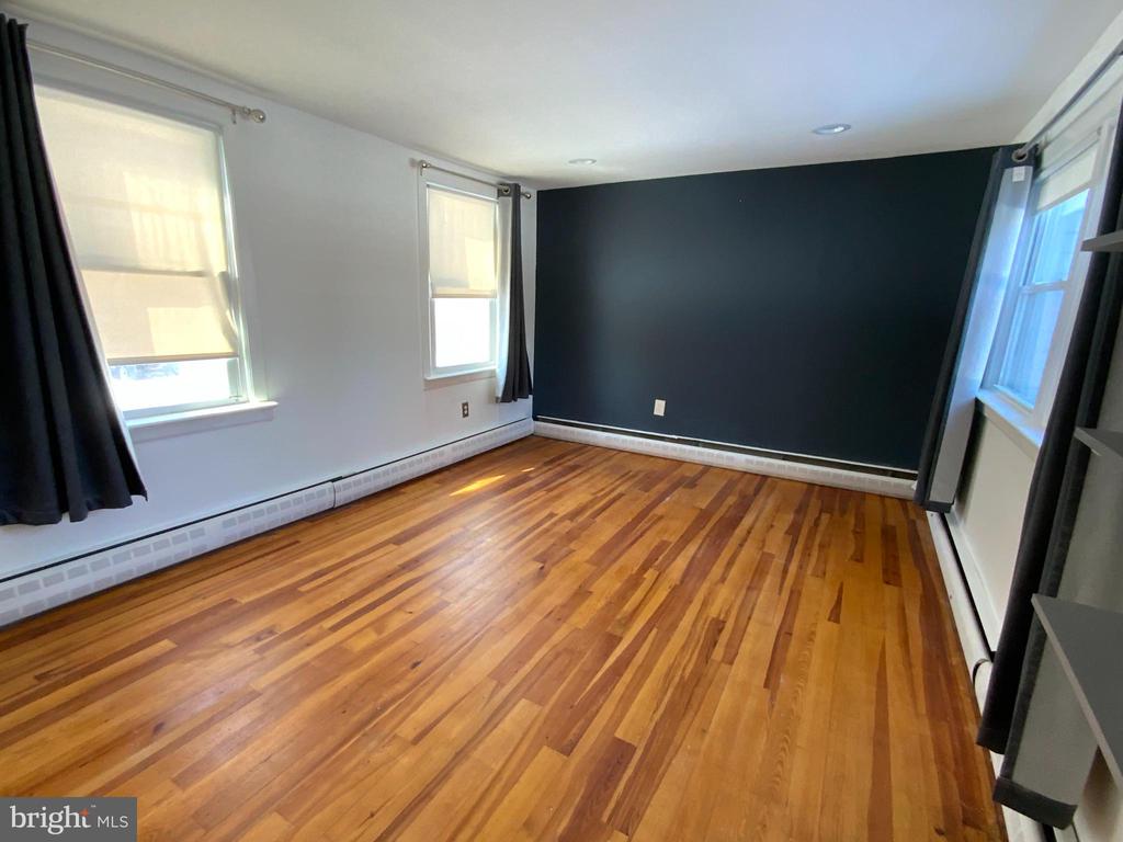 123 BUTTONWOOD