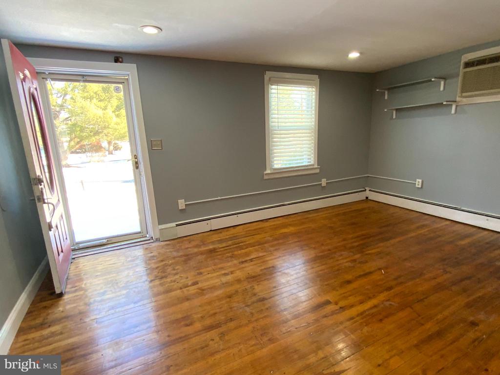 123 BUTTONWOOD