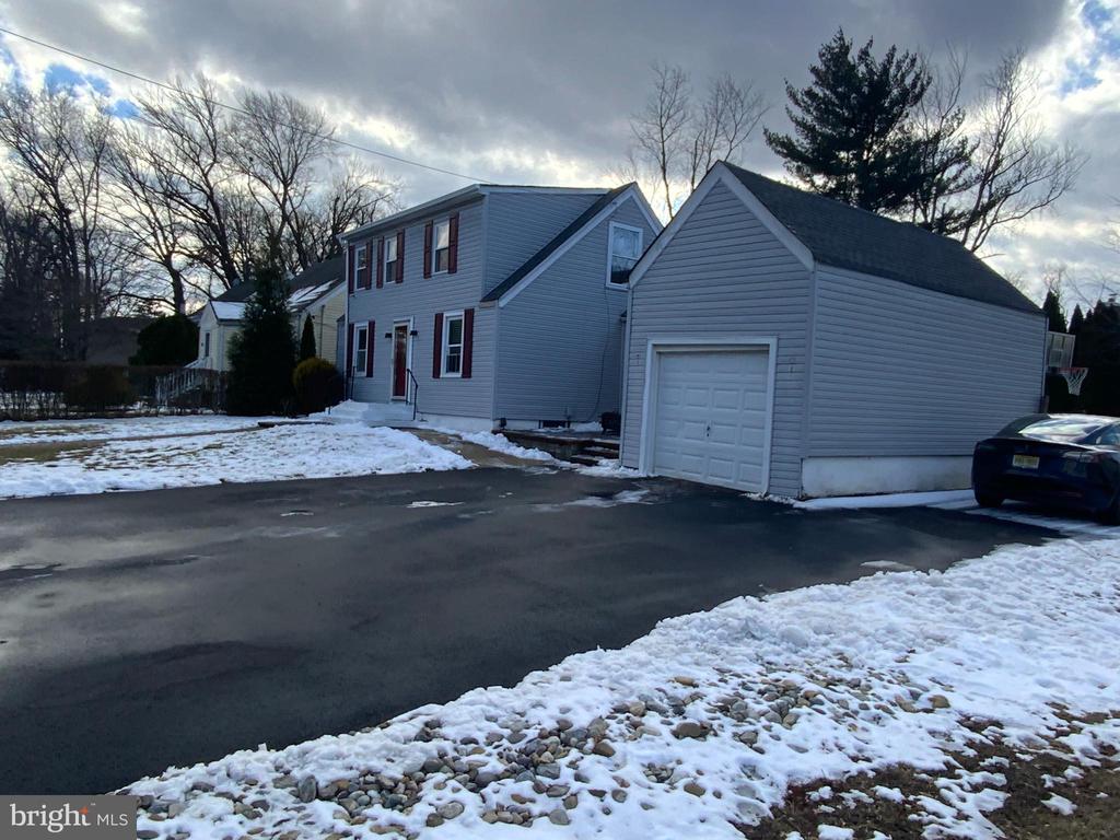 123 BUTTONWOOD
