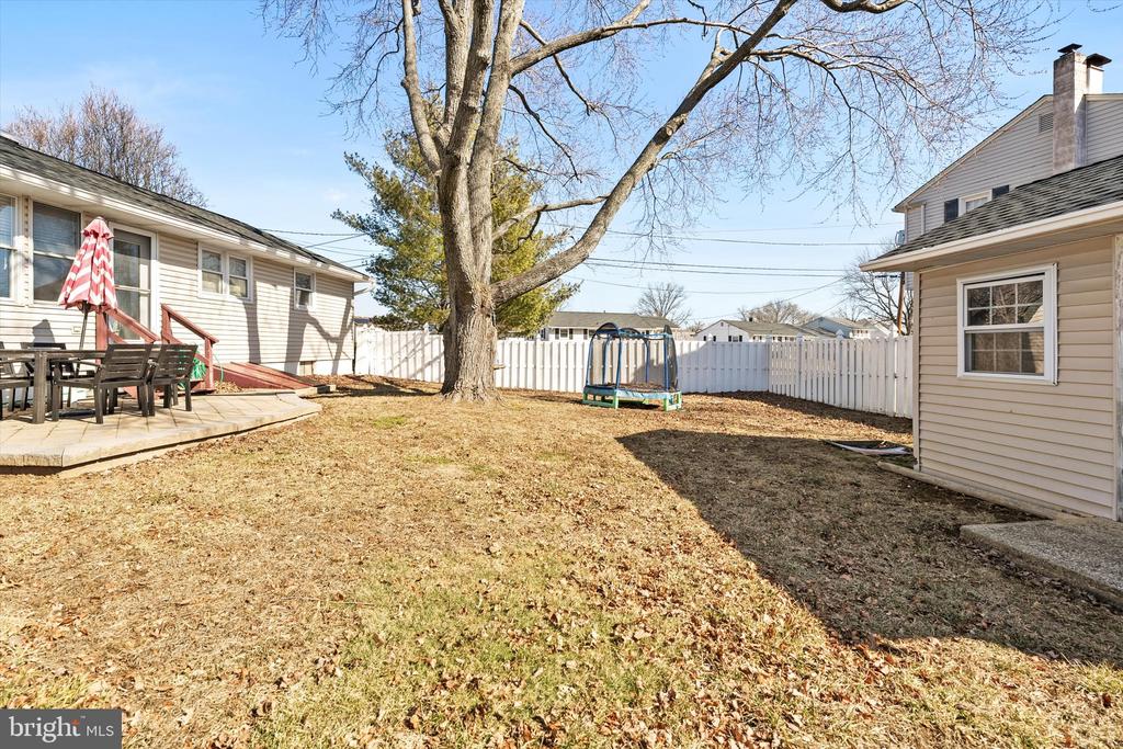 8 ROSLYN ROAD