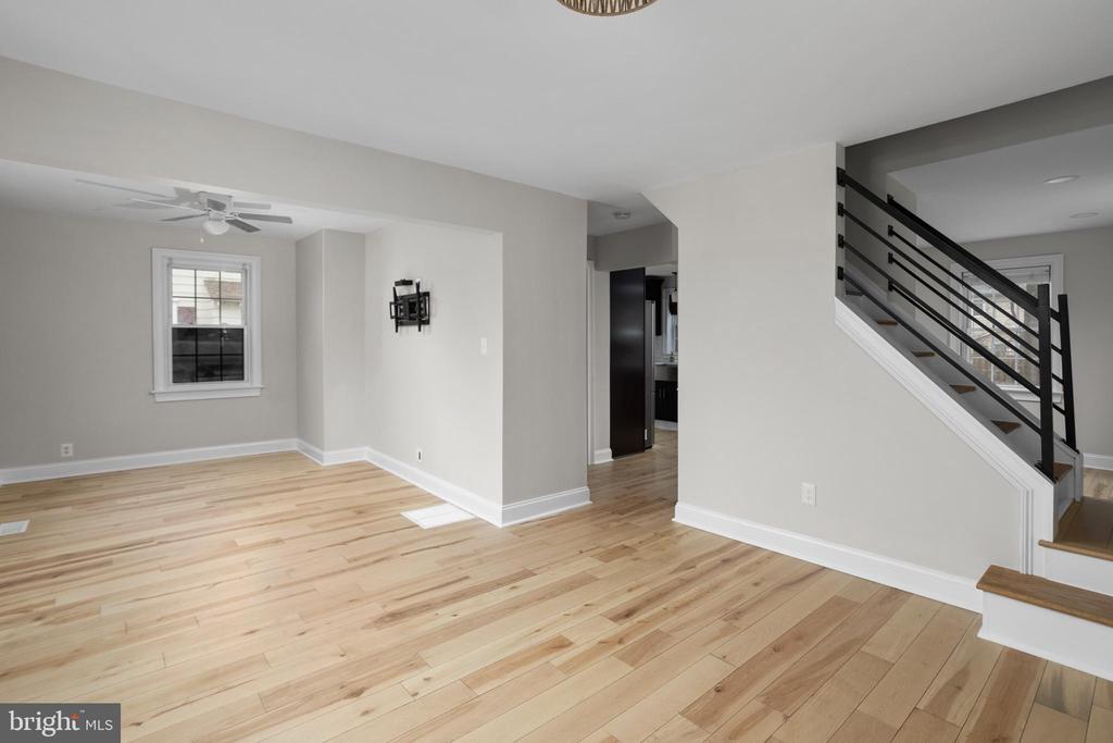 4 LORRAINE DRIVE