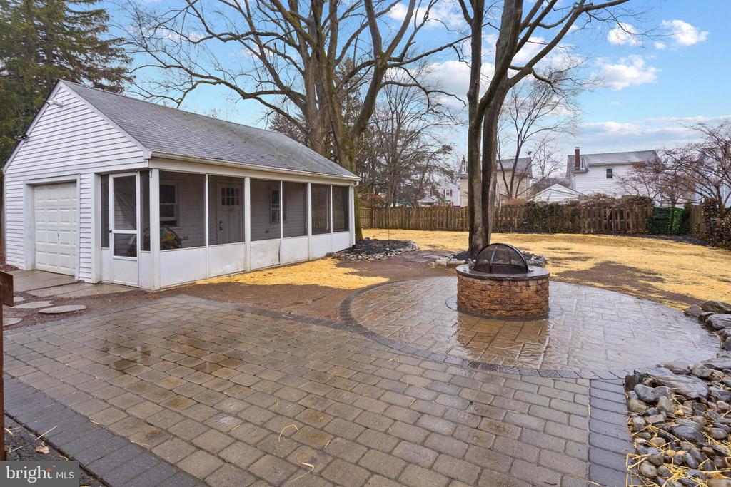 4 LORRAINE DRIVE