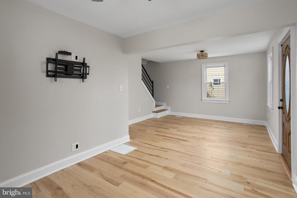 4 LORRAINE DRIVE