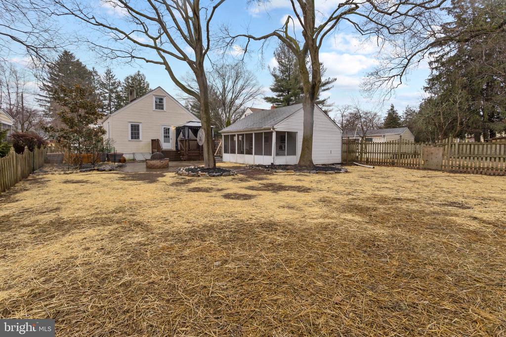4 LORRAINE DRIVE