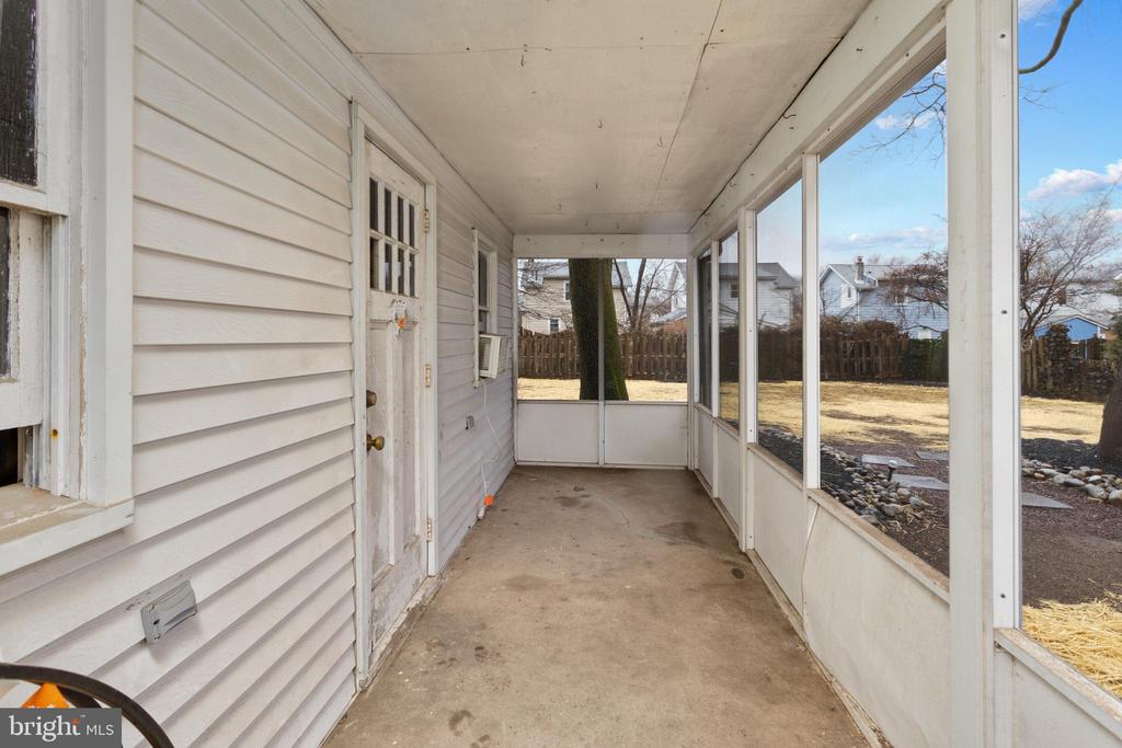 4 LORRAINE DRIVE