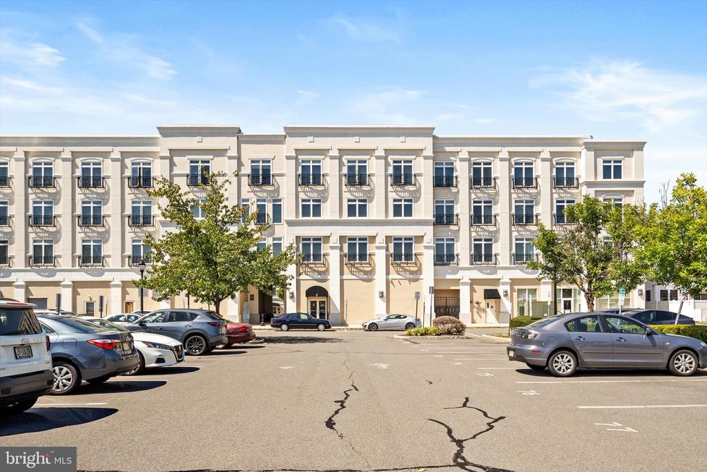 2 N COMMERCE SQUARE Unit: 210