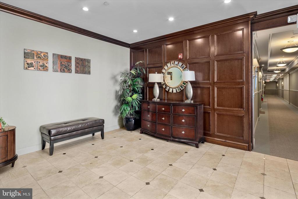 2 N COMMERCE SQUARE Unit: 210