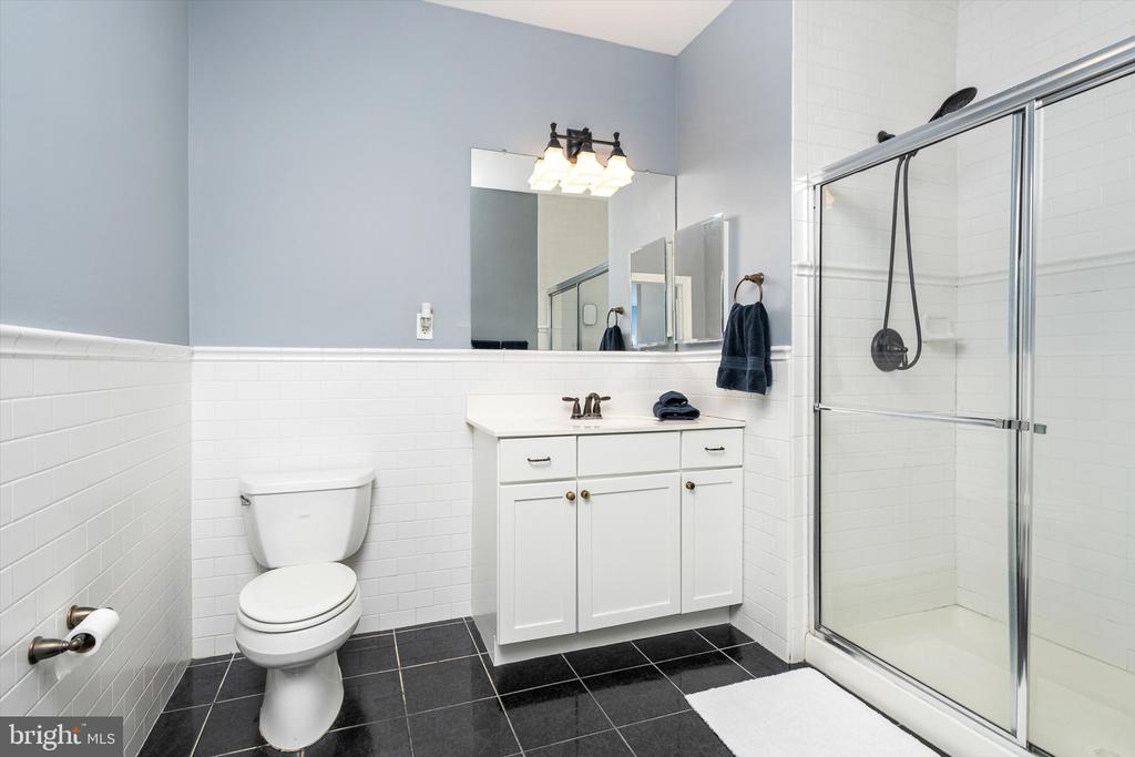 2 N COMMERCE SQUARE Unit: 210
