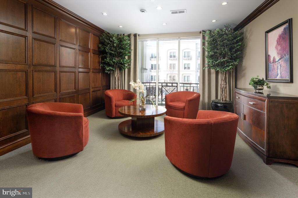 2 N COMMERCE SQUARE Unit: 210