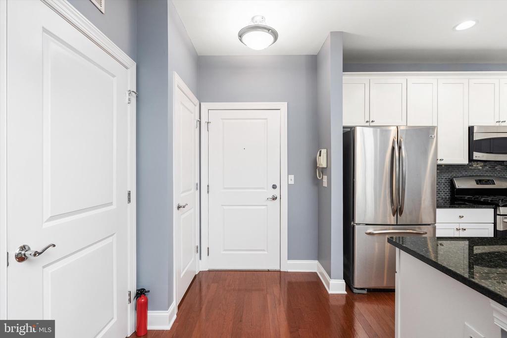 2 N COMMERCE SQUARE Unit: 210