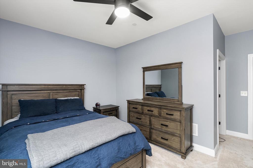 2 N COMMERCE SQUARE Unit: 210