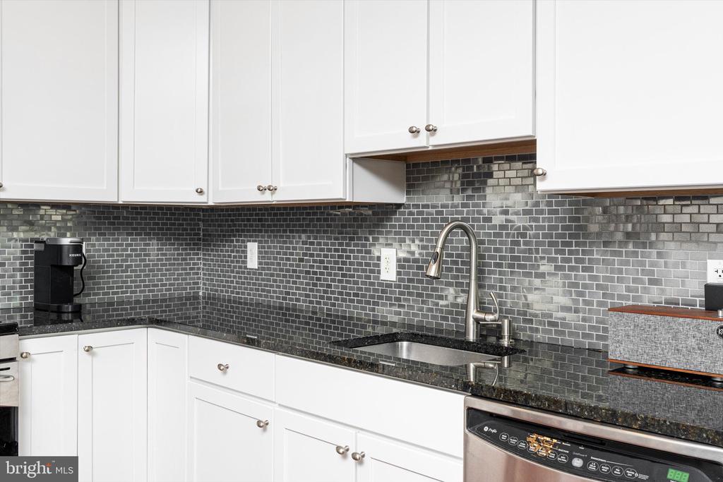 2 N COMMERCE SQUARE Unit: 210