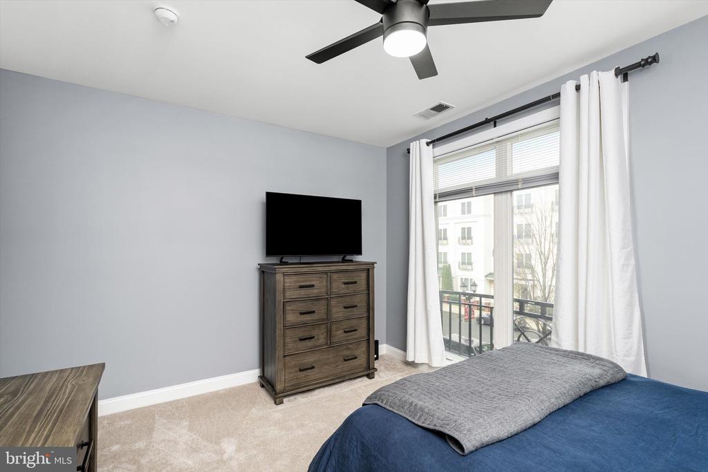 2 N COMMERCE SQUARE Unit: 210
